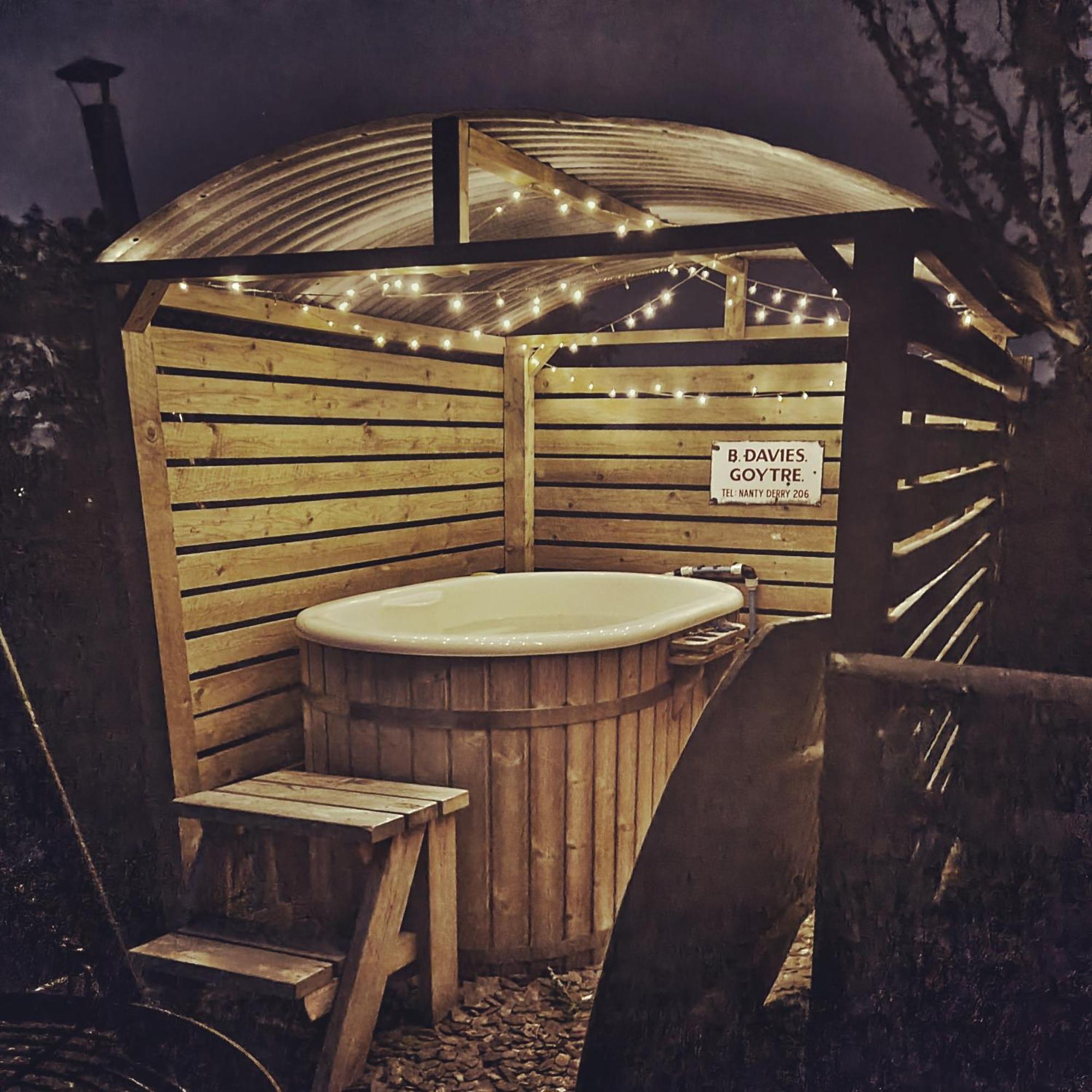 Hotel Under The Oak Glamping à Caerphilly Extérieur photo
