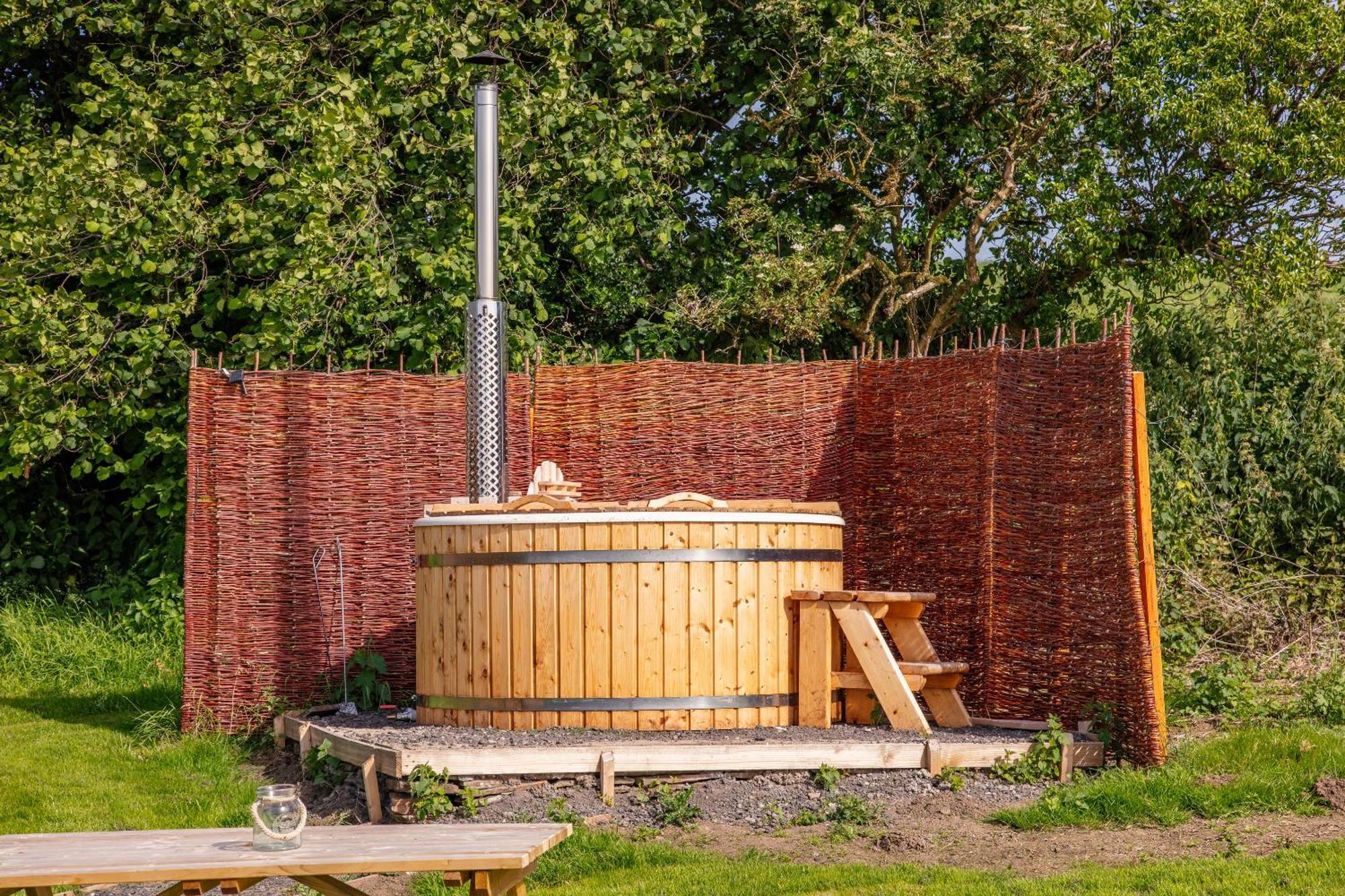 Hotel Under The Oak Glamping à Caerphilly Extérieur photo